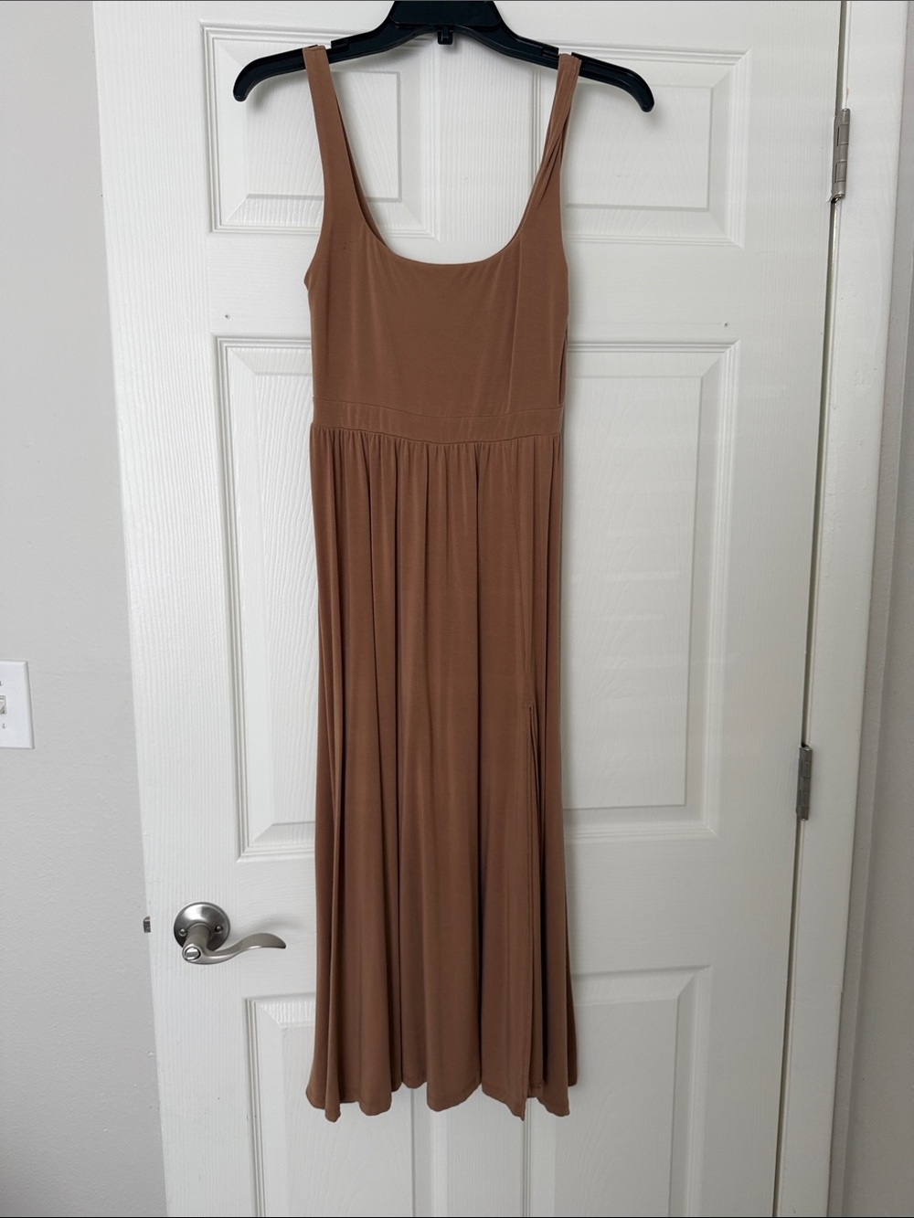 Wilfred Sleeveless Maxi Dress in Warm Brown